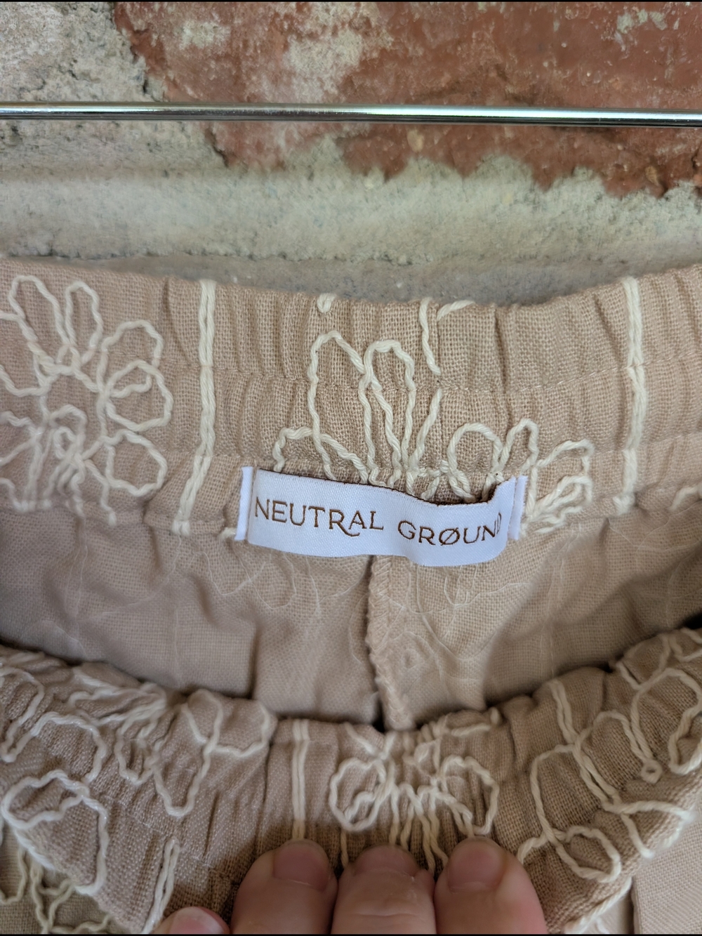 High-Waist Beige Floral Embroidered Women’s Shorts - Picture 2 of 4